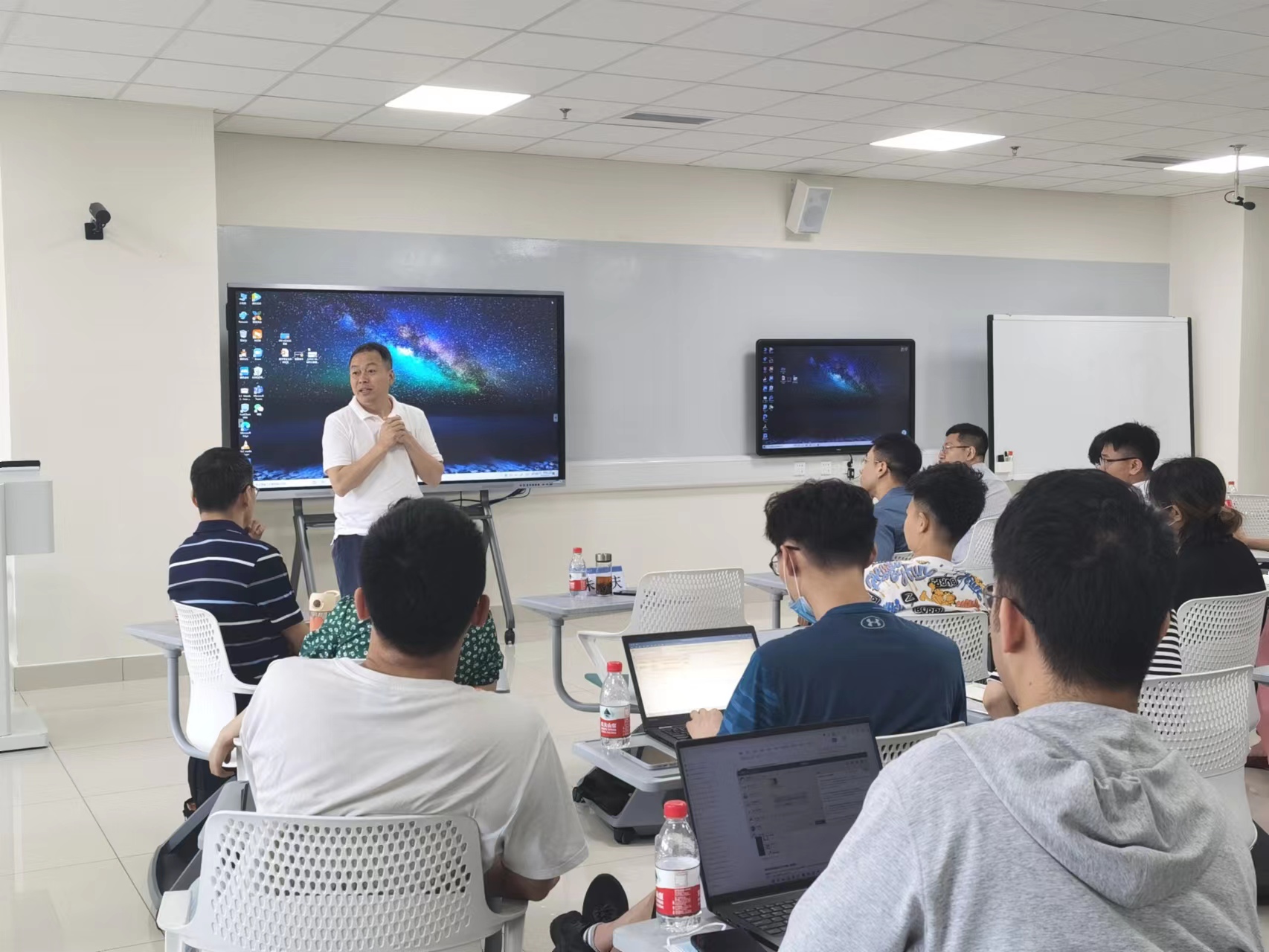 英国上市公司365